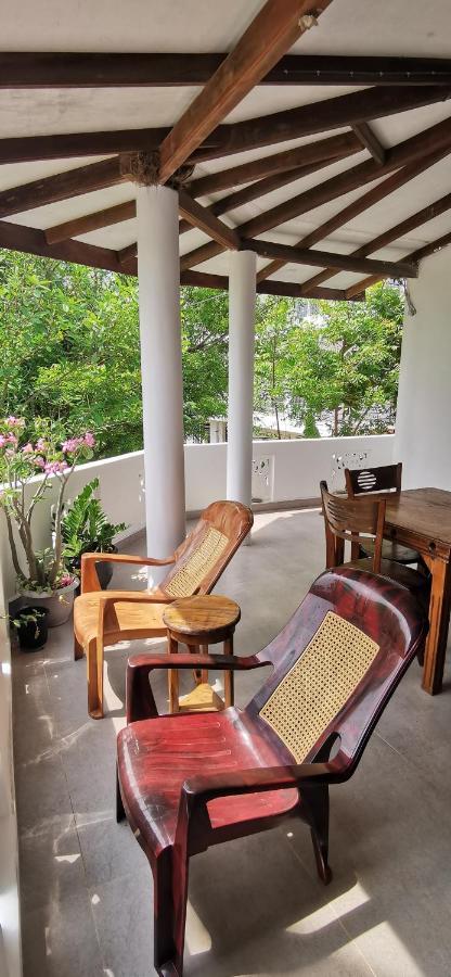 Blackstar Inn Trincomalee Exterior foto