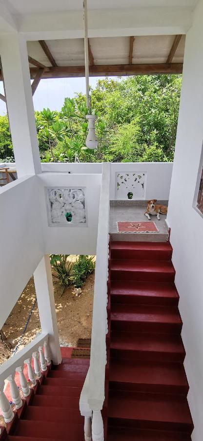 Blackstar Inn Trincomalee Exterior foto