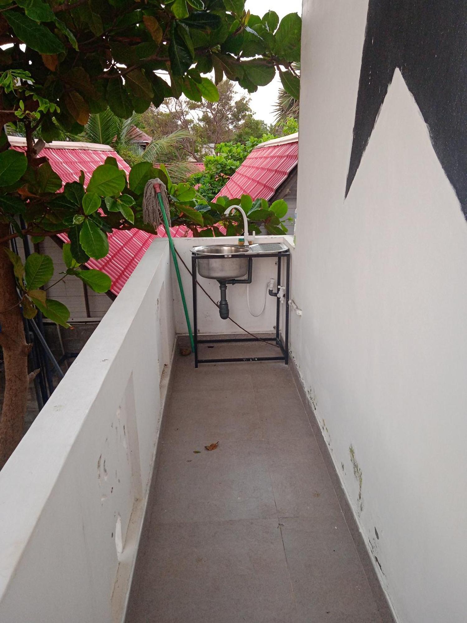 Blackstar Inn Trincomalee Exterior foto